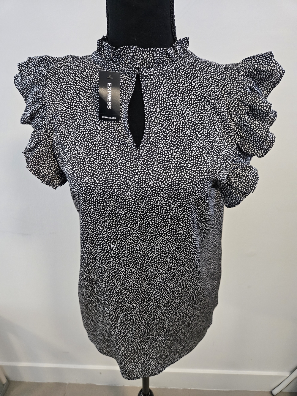 Express Blouse Women's Black & White Short Sleeve Size M - Picture 3 of 8
